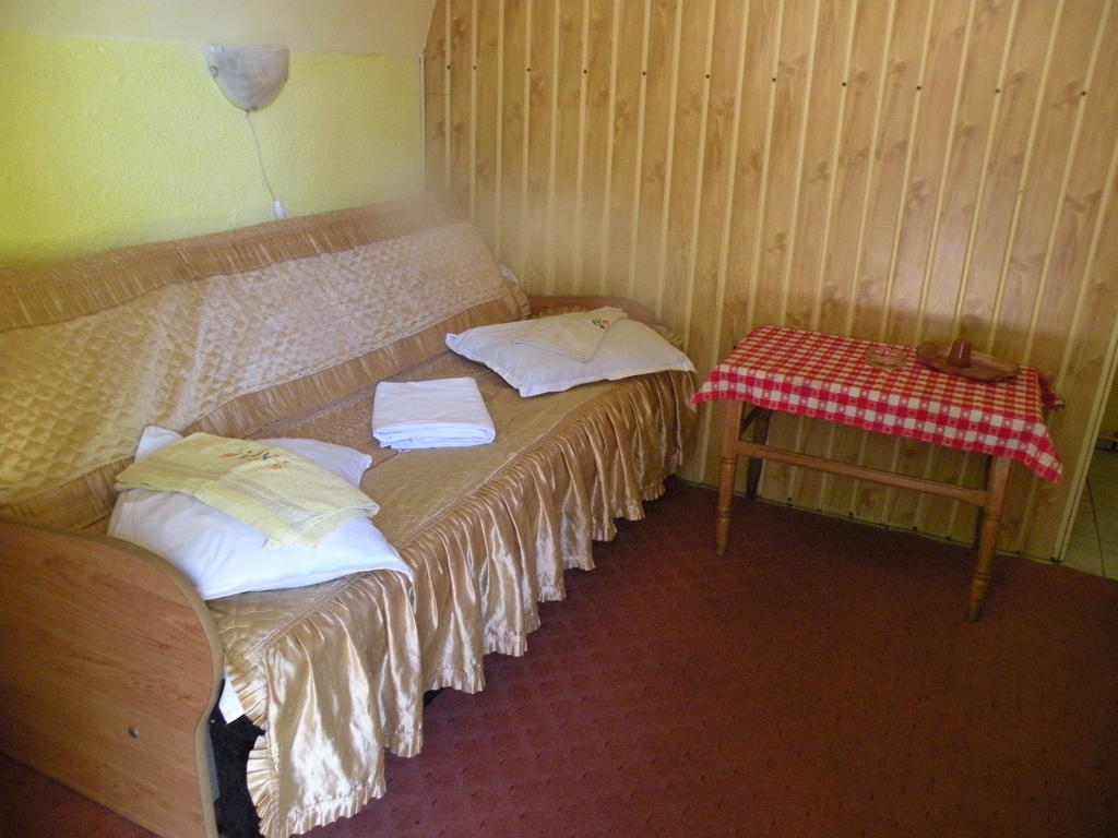 Camping Paradisul Soferilor أونيشتي الغرفة الصورة