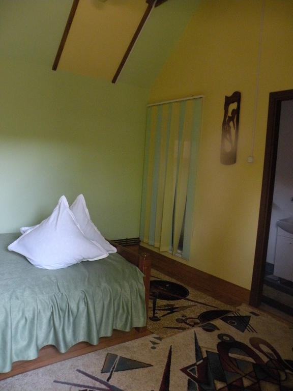 Camping Paradisul Soferilor أونيشتي الغرفة الصورة